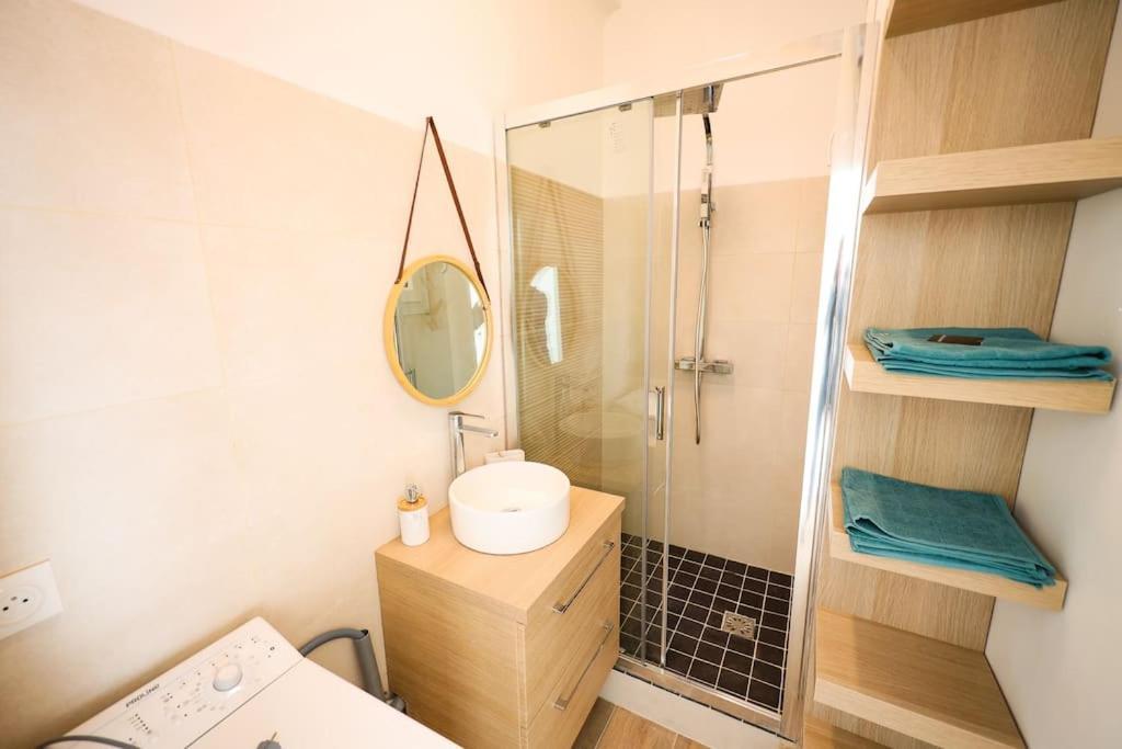 Cosy Pied A Terre Rue Corneille, Coeur Marseille, 4 Pers, 2 Ch Apartment Bagian luar foto