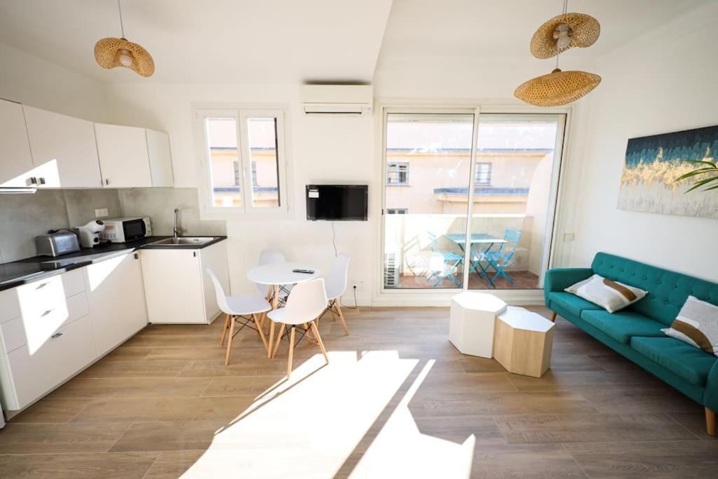 Cosy Pied A Terre Rue Corneille, Coeur Marseille, 4 Pers, 2 Ch Apartment Bagian luar foto
