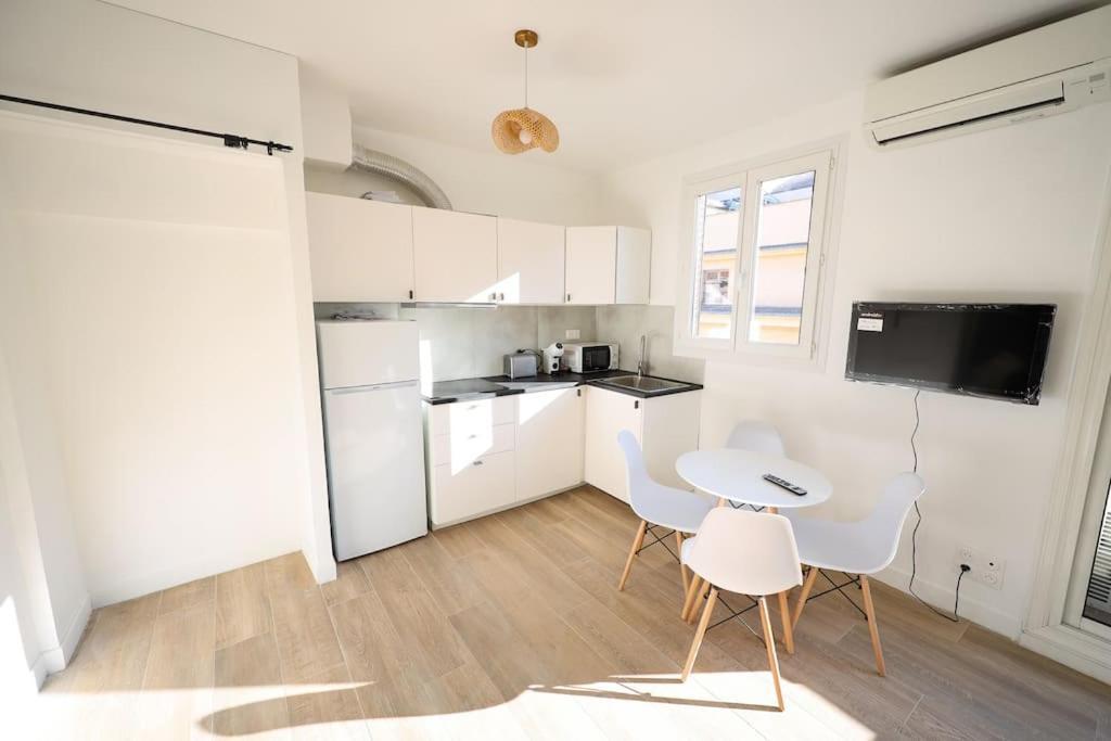 Cosy Pied A Terre Rue Corneille, Coeur Marseille, 4 Pers, 2 Ch Apartment Bagian luar foto